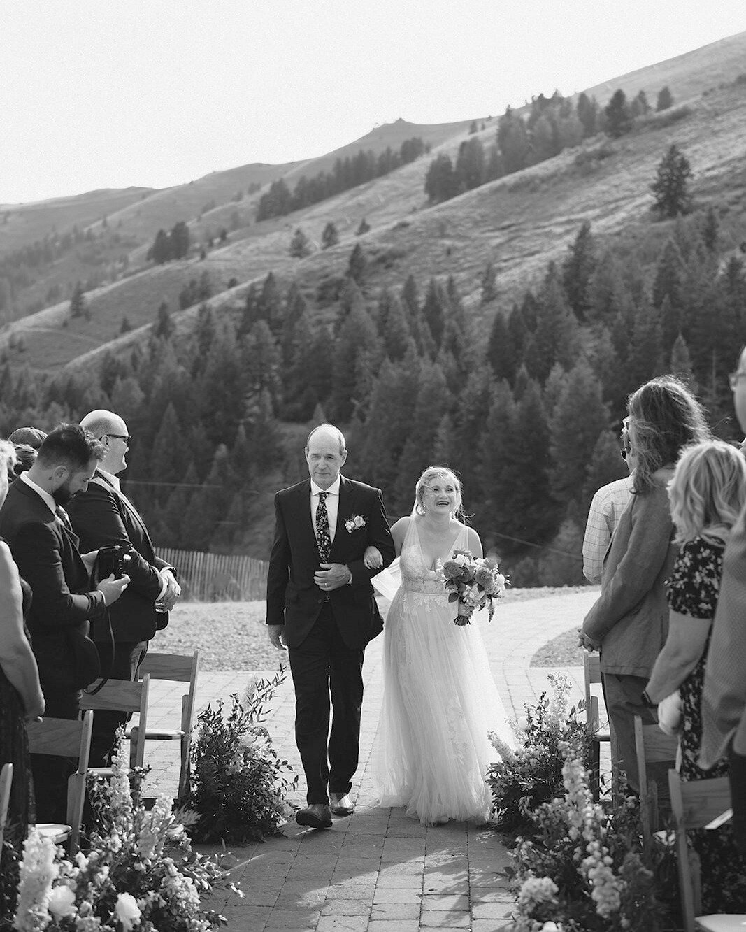 We will never stop sharing this day with the most impeccable team. 
.
.
.
.
.
#sunvalley #sunvalleyidaho #sunvalleyresort #sunvalleywedding #sunvalleyidaho #idahoweddings #idahoweddingplanner #sunvalleyweddingphotographer #sunvalleyweddingphotography